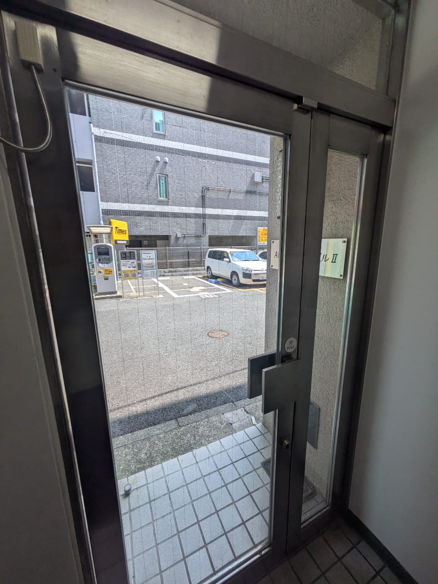v20251009150657/fresh/building/J00100371190_9