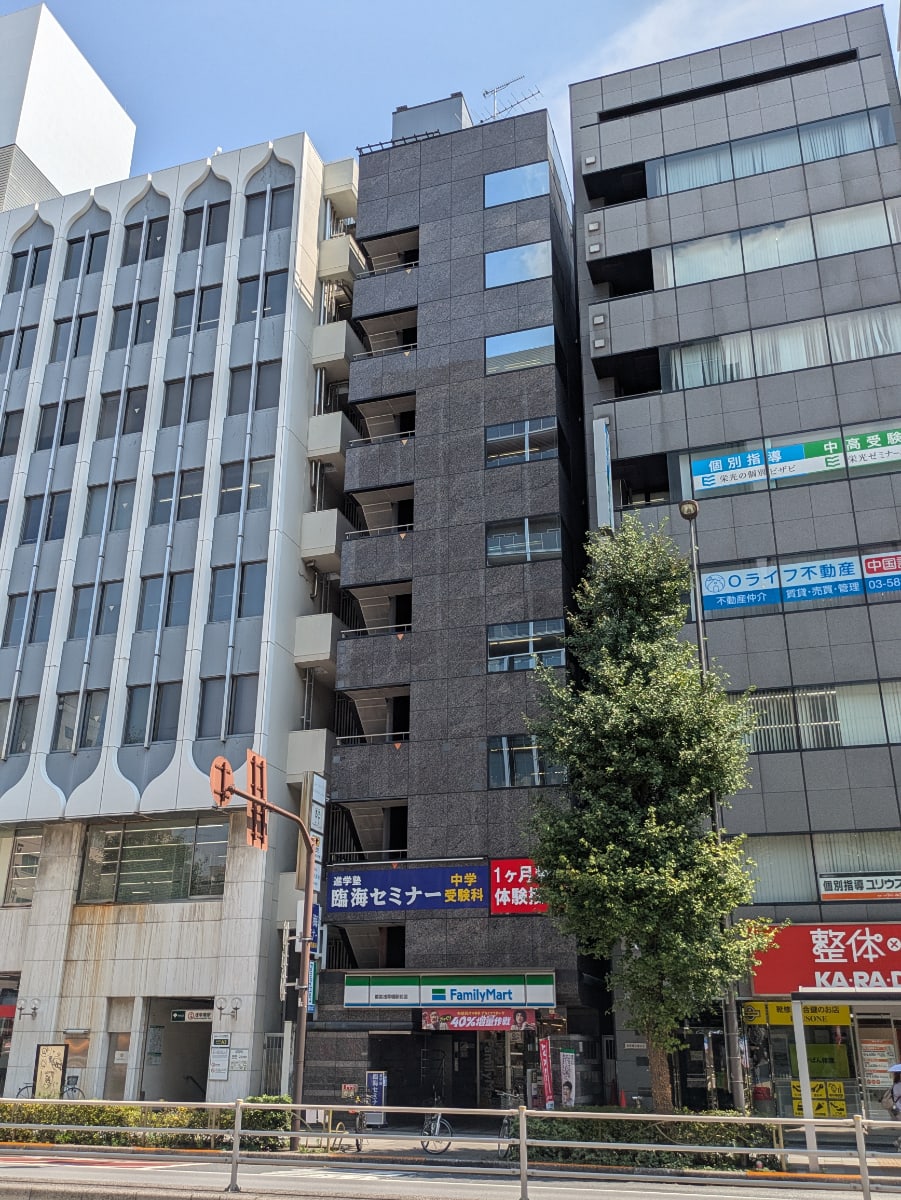 v20251009150657/fresh/building/J00100371982_7