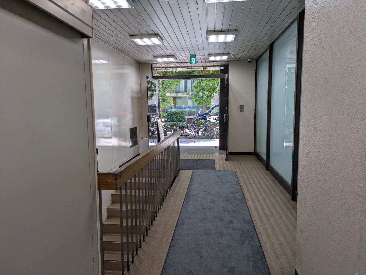 v20251009150657/fresh/building/J00100373925_16