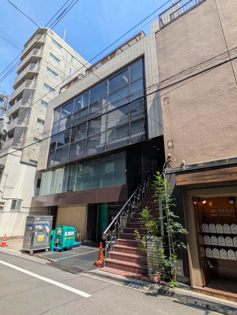 v20251009150657/fresh/building/J00100379340_8
