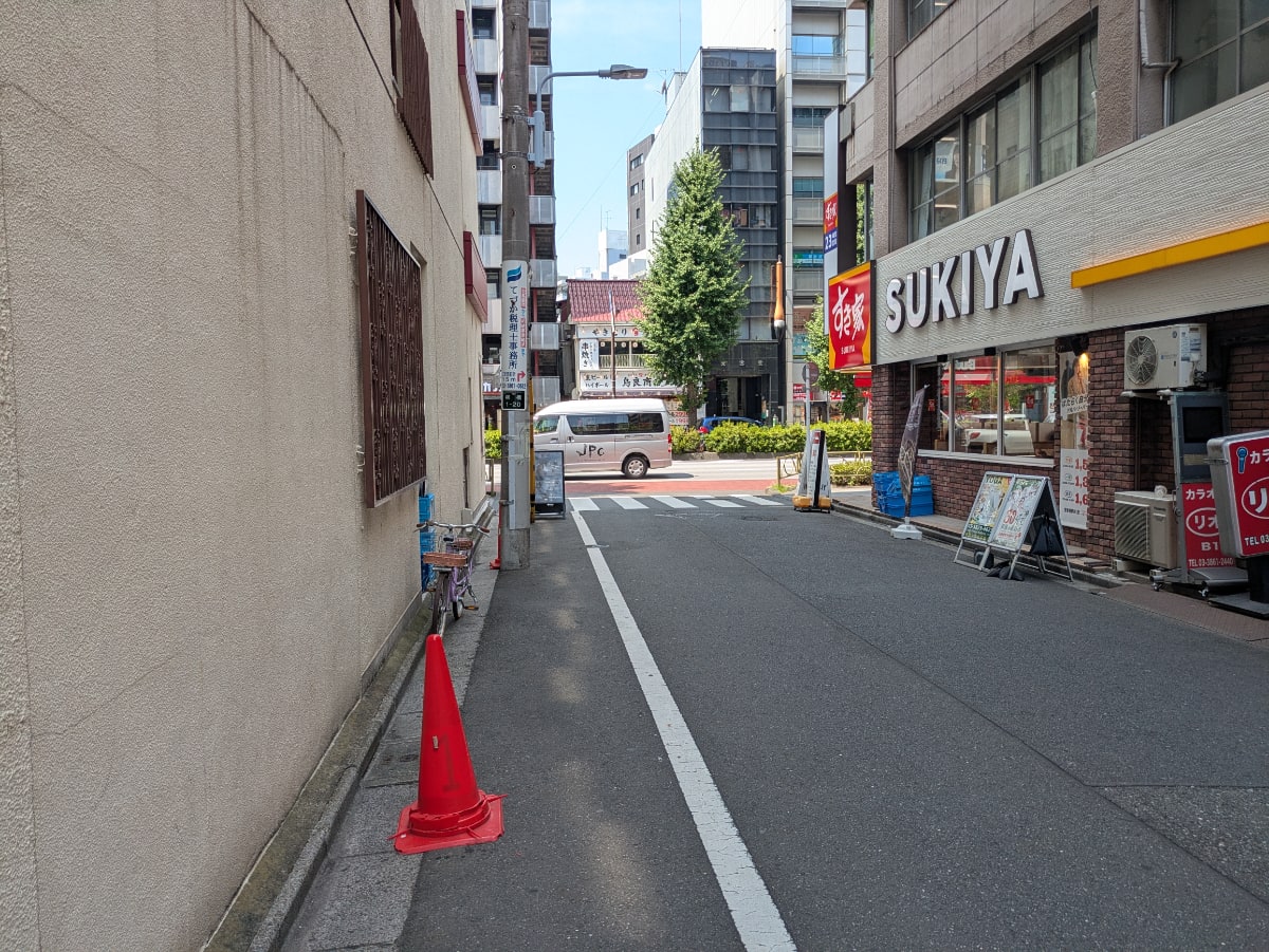 v20251009150657/fresh/building/J00100379355_14