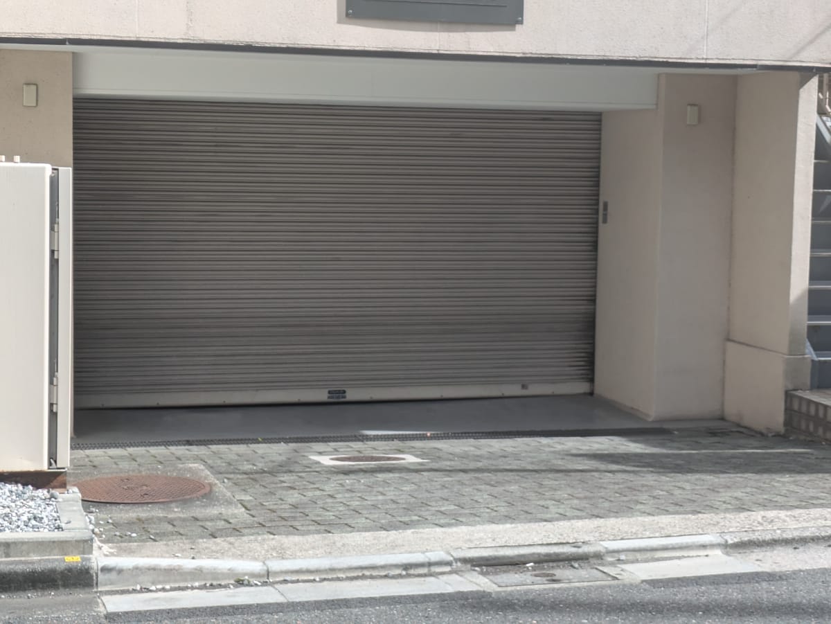v20251009150657/fresh/building/J00100381693_9