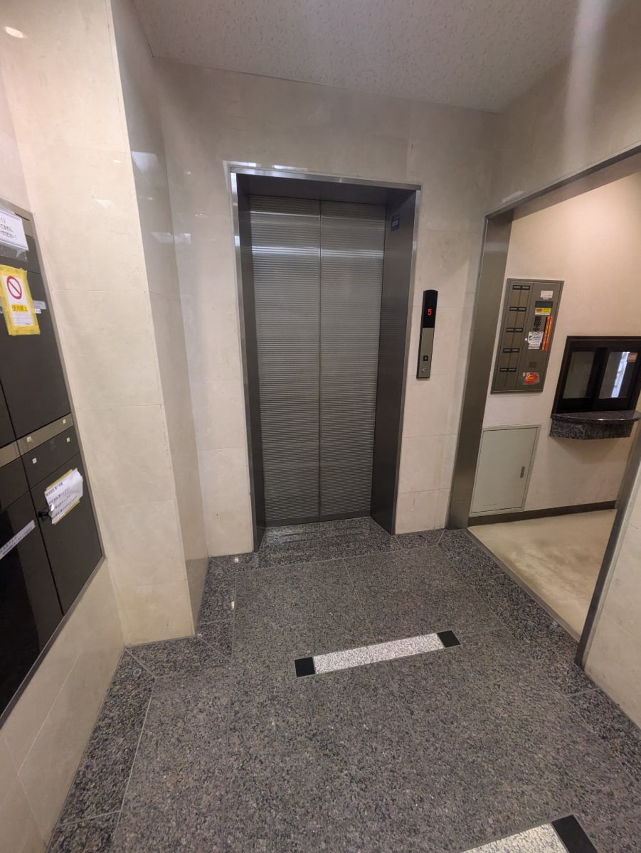 v20251009150657/fresh/building/J00100381793_4