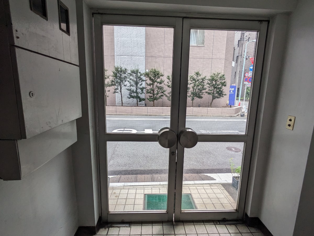 v20251009150657/fresh/building/J00100383604_13