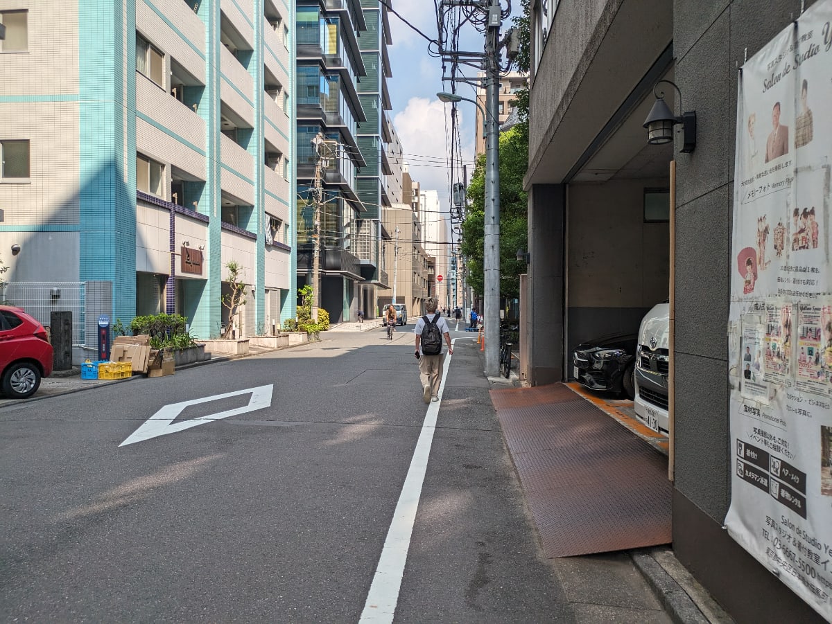 v20251009150657/fresh/building/J00100383604_15