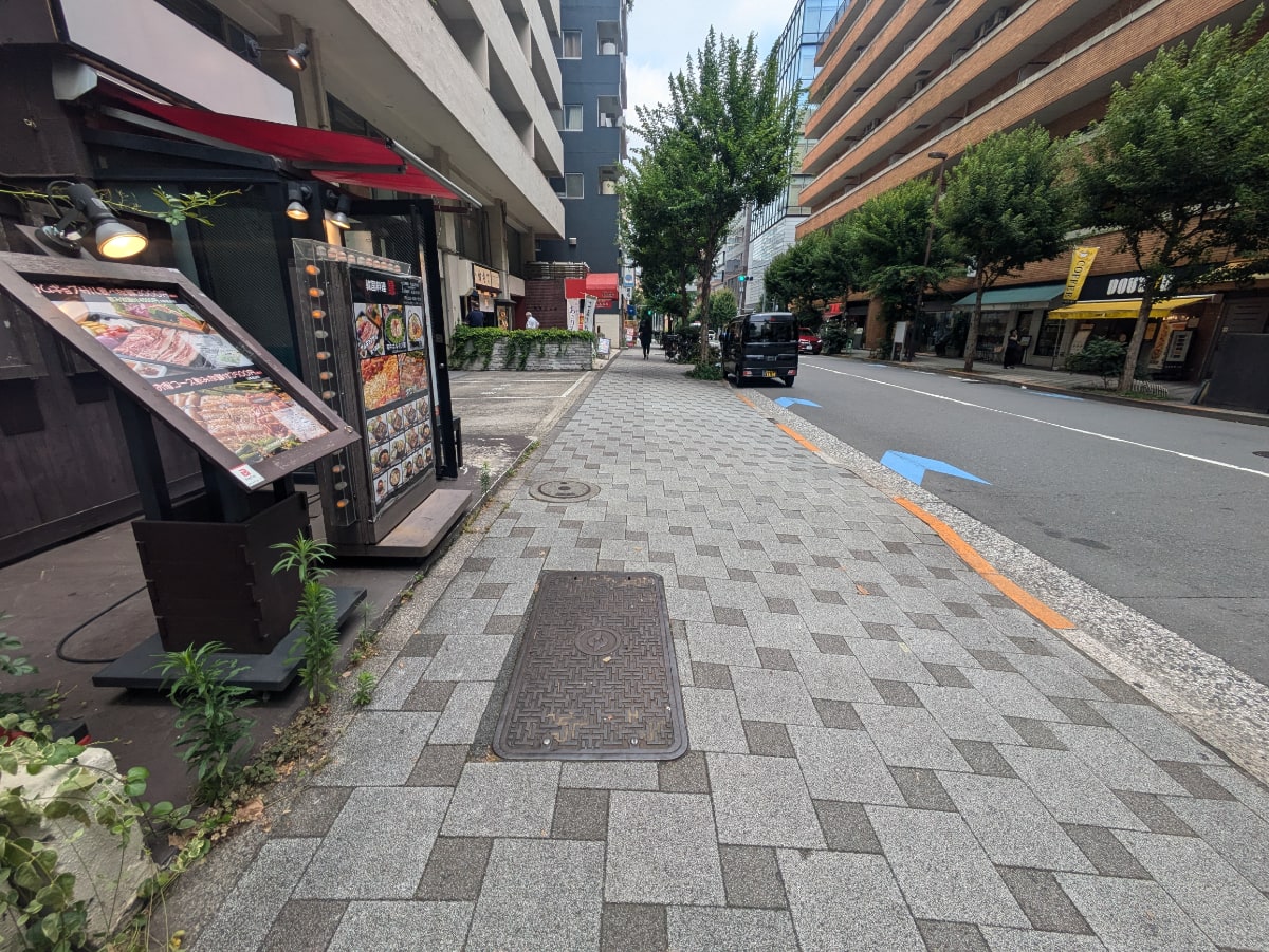 v20251009150657/fresh/building/J00100384030_2