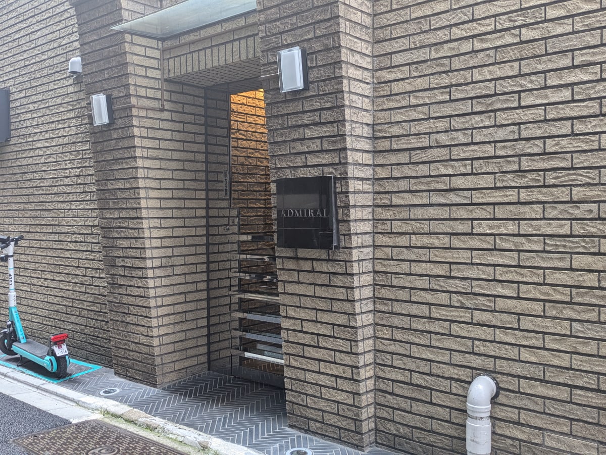 v20251009150657/fresh/building/J00100388898_3