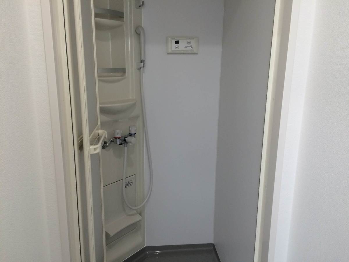 v20251009150657/fresh/building/J00100390603_9