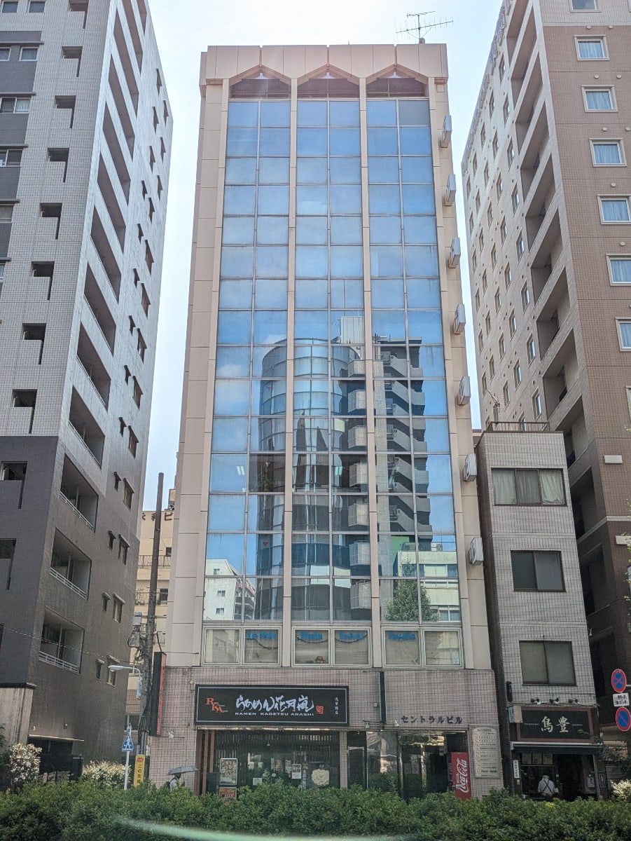 v20251009150657/fresh/building/J00100394240_1