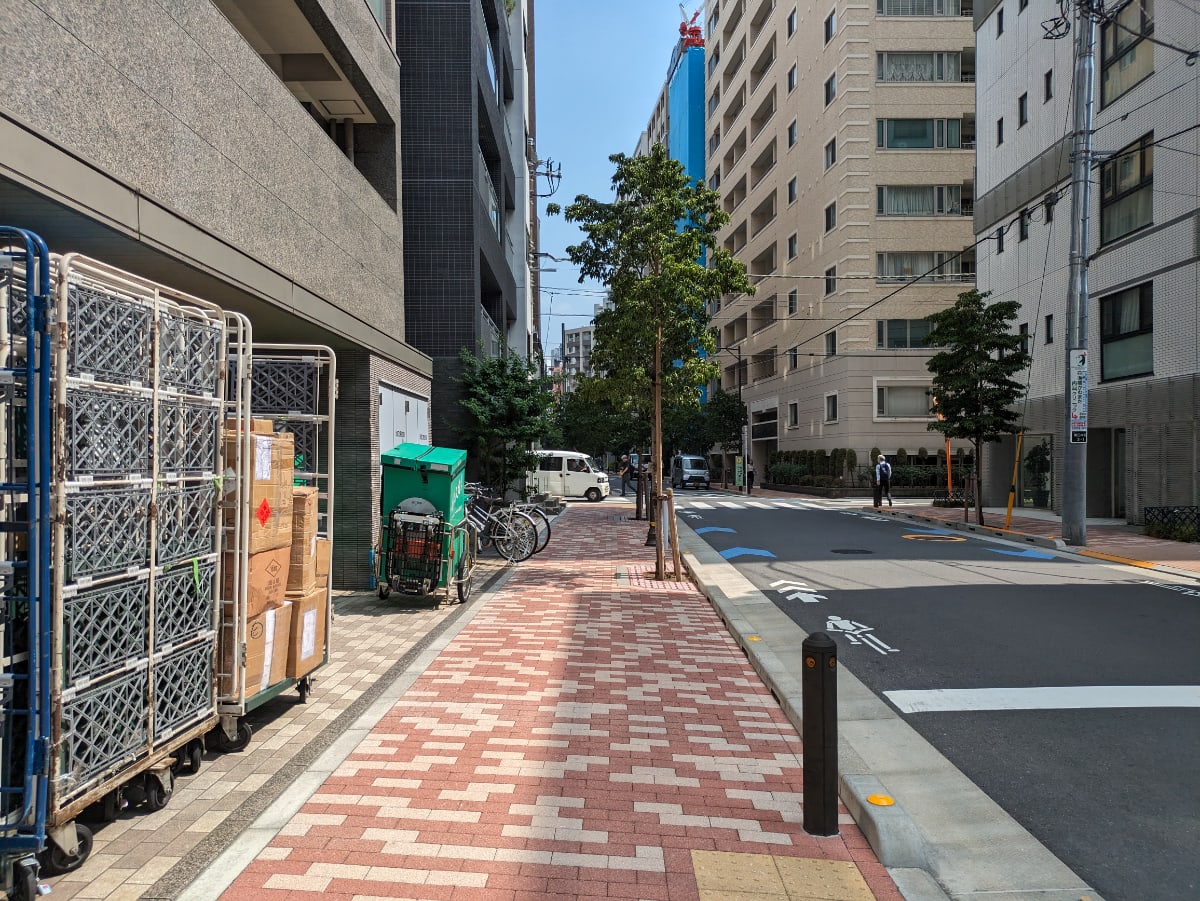 v20251009150657/fresh/building/J00100394691_12