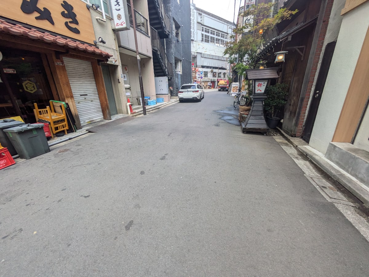 v20251009150657/fresh/building/J00100395413_8