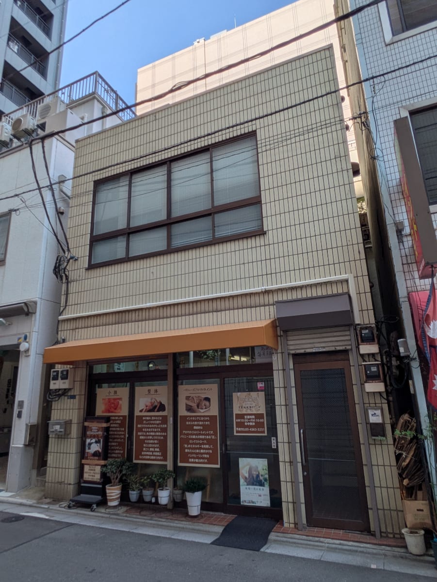 v20251009150657/fresh/building/J00100401728_6