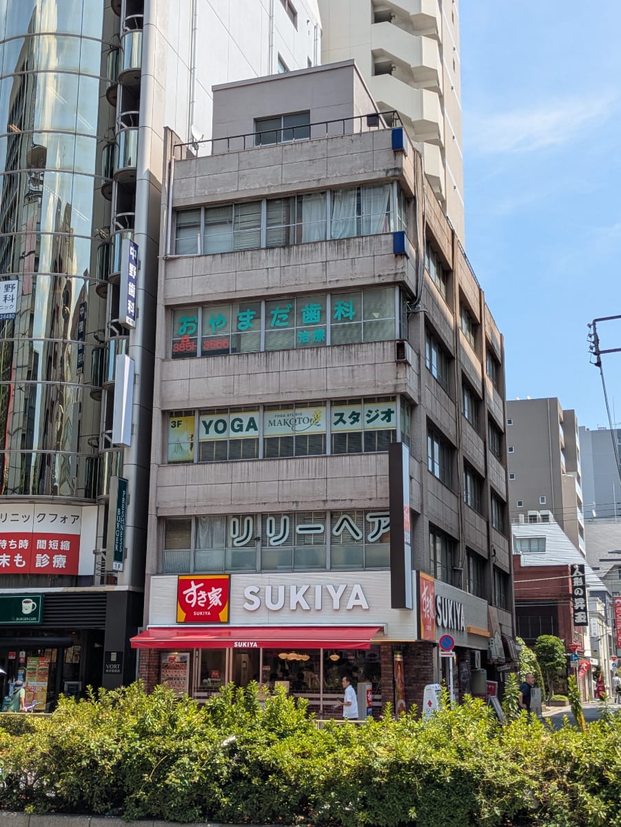 v20251009150657/fresh/building/J00100402682_8