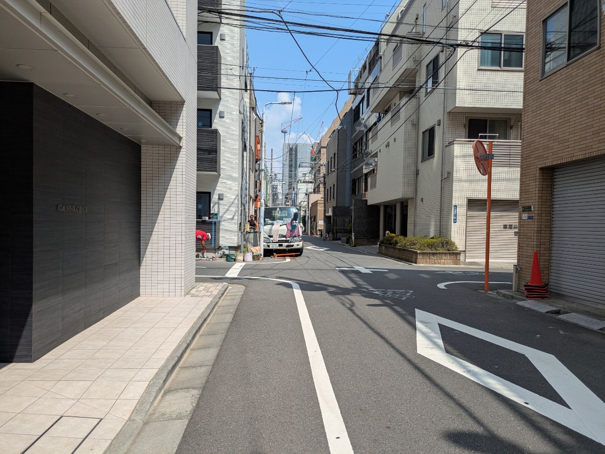 v20251009150657/fresh/building/J00100402905_14