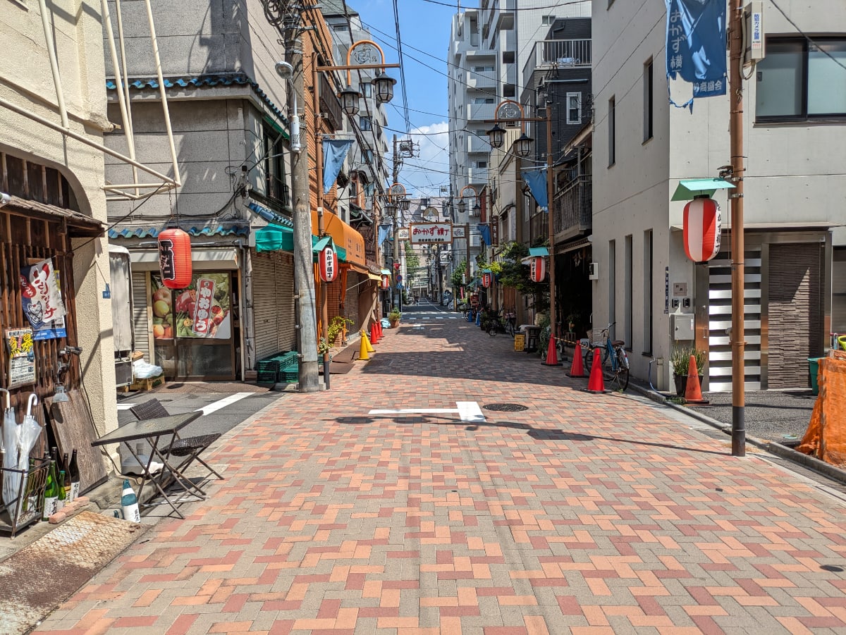 v20251009150657/fresh/building/J00100403501_11