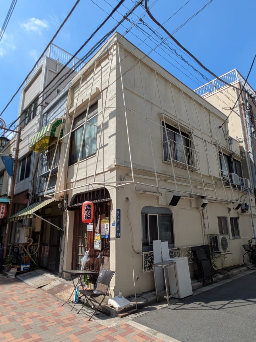v20251009150657/fresh/building/J00100403501_7