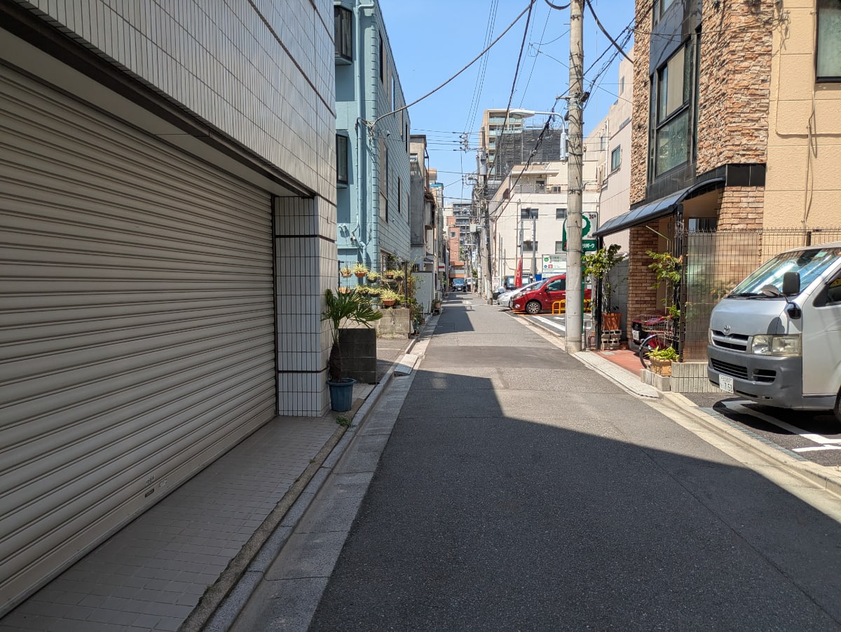 v20251009150657/fresh/building/J00100404285_2