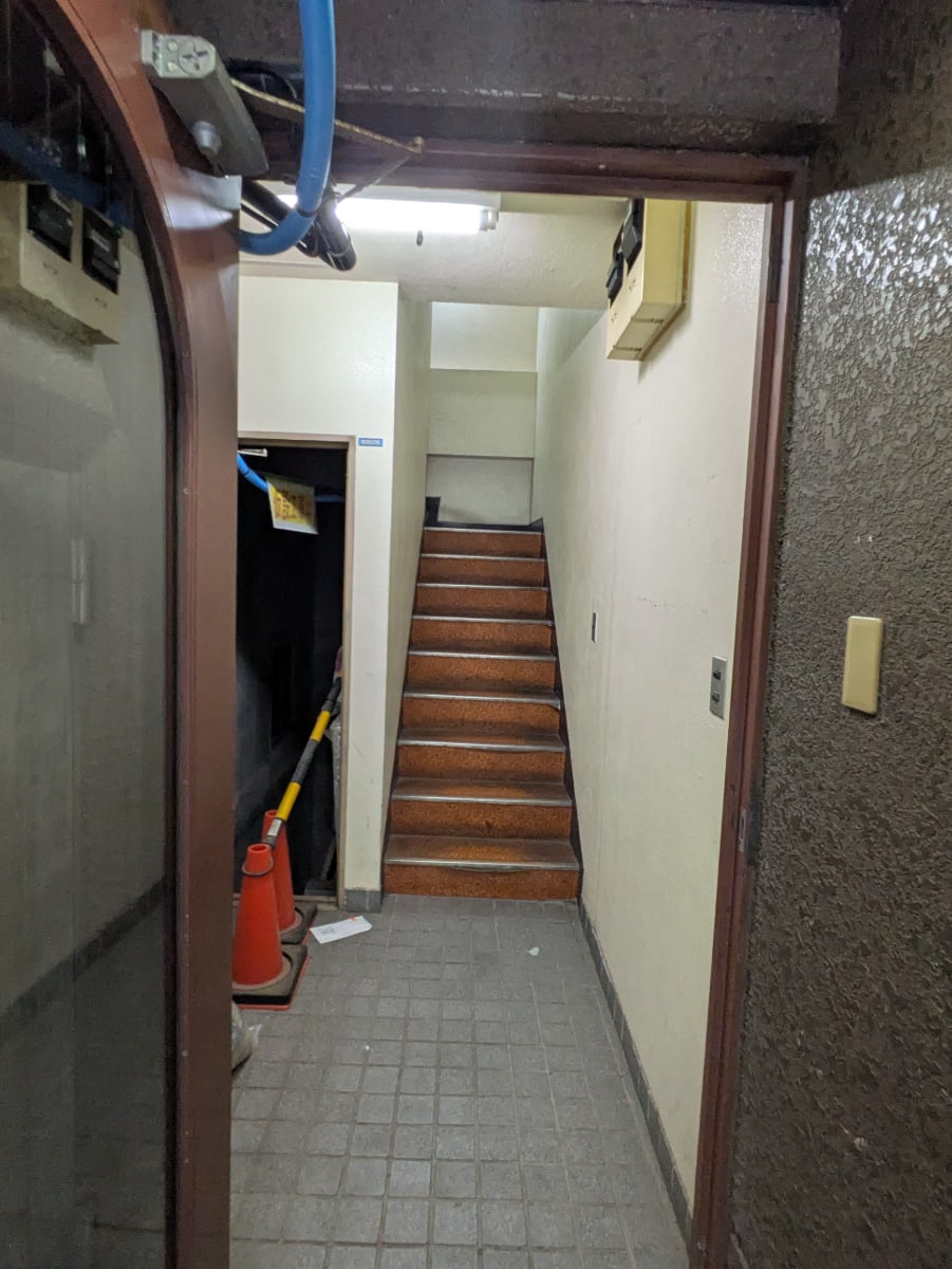 v20251009150657/fresh/building/J00100404547_4