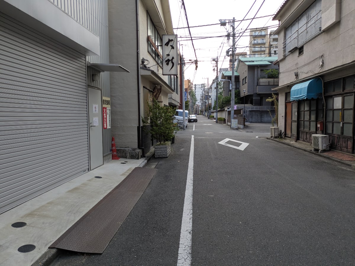 v20251009150657/fresh/building/J00100405463_17