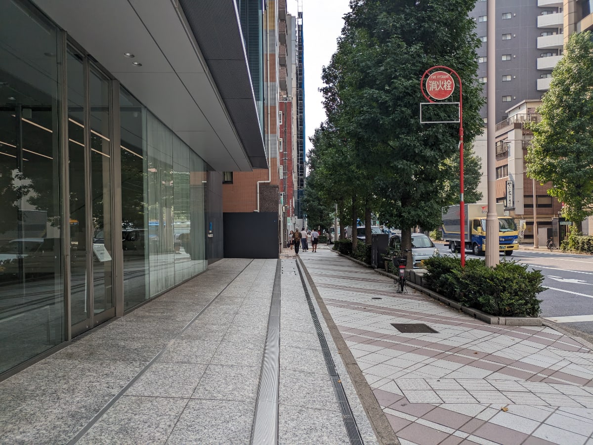 v20251009150657/fresh/building/J00100405947_13
