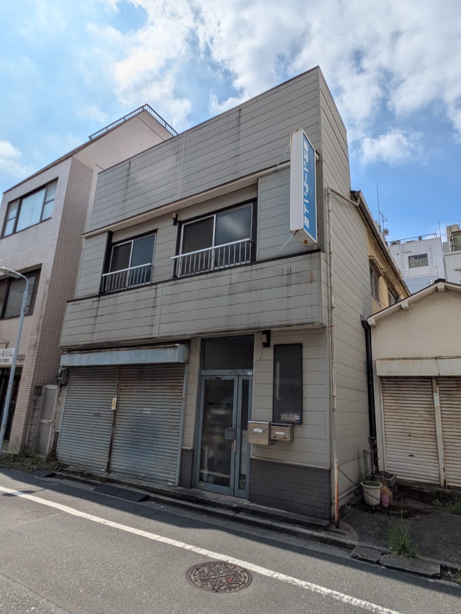 v20251009150657/fresh/building/J00100406338_8