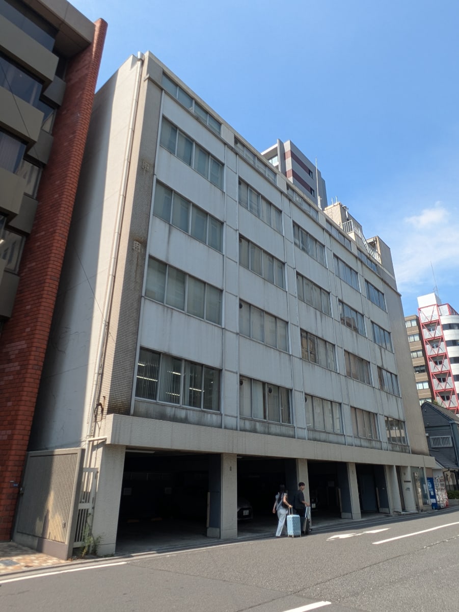 v20251009150657/fresh/building/J00100408880_5