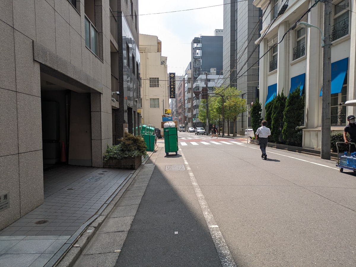 v20251009150657/fresh/building/J00100415931_15