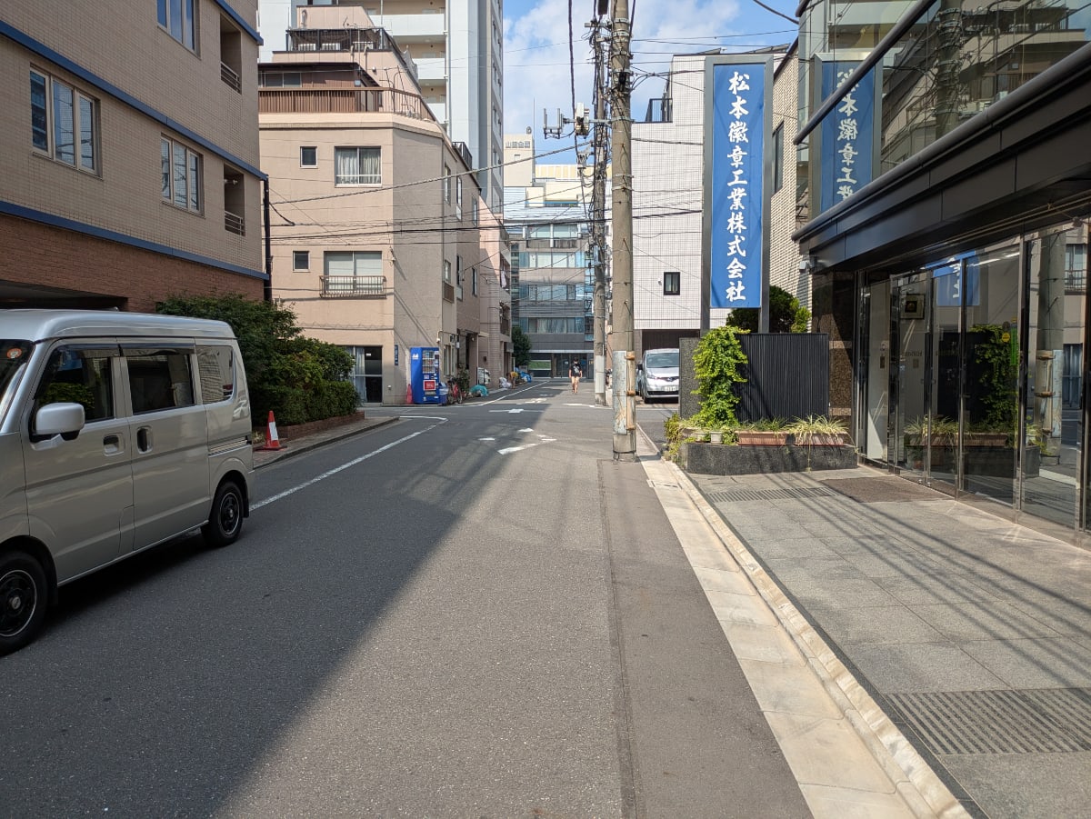 v20251009150657/fresh/building/J00100418403_12