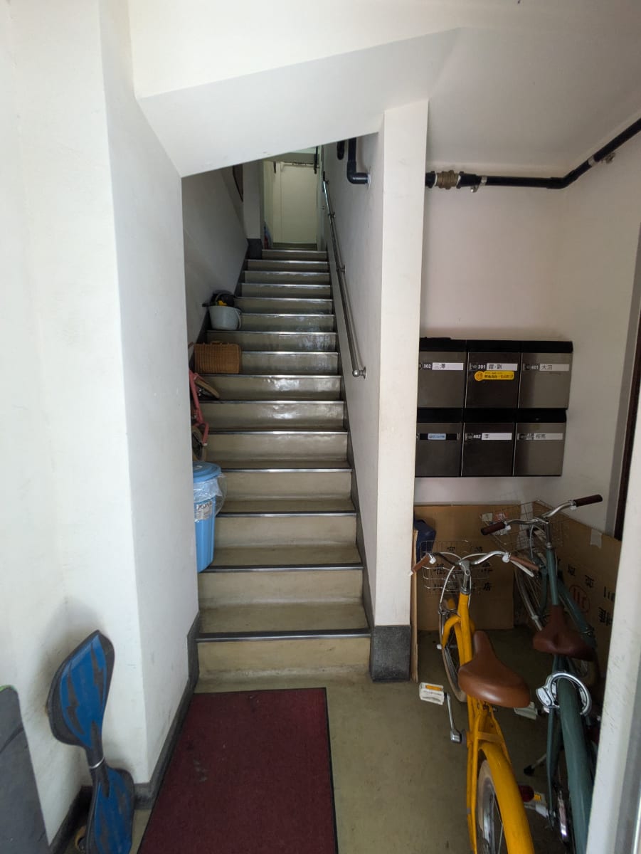 v20251009150657/fresh/building/J00100418403_4