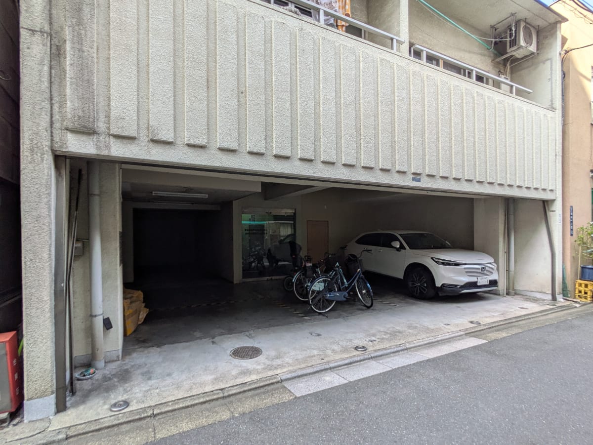 v20251009150657/fresh/building/J00100420130_7