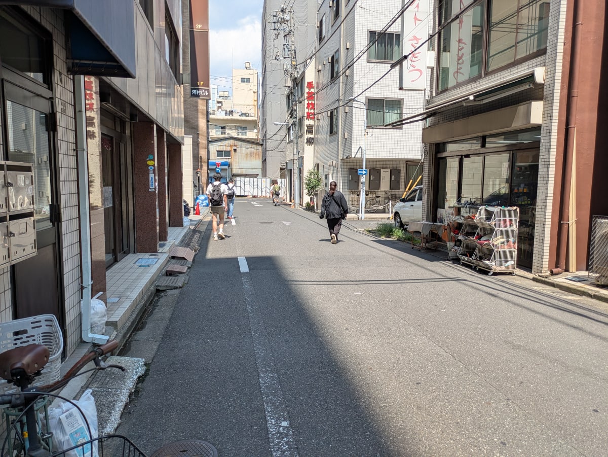 v20251009150657/fresh/building/J00100420653_13