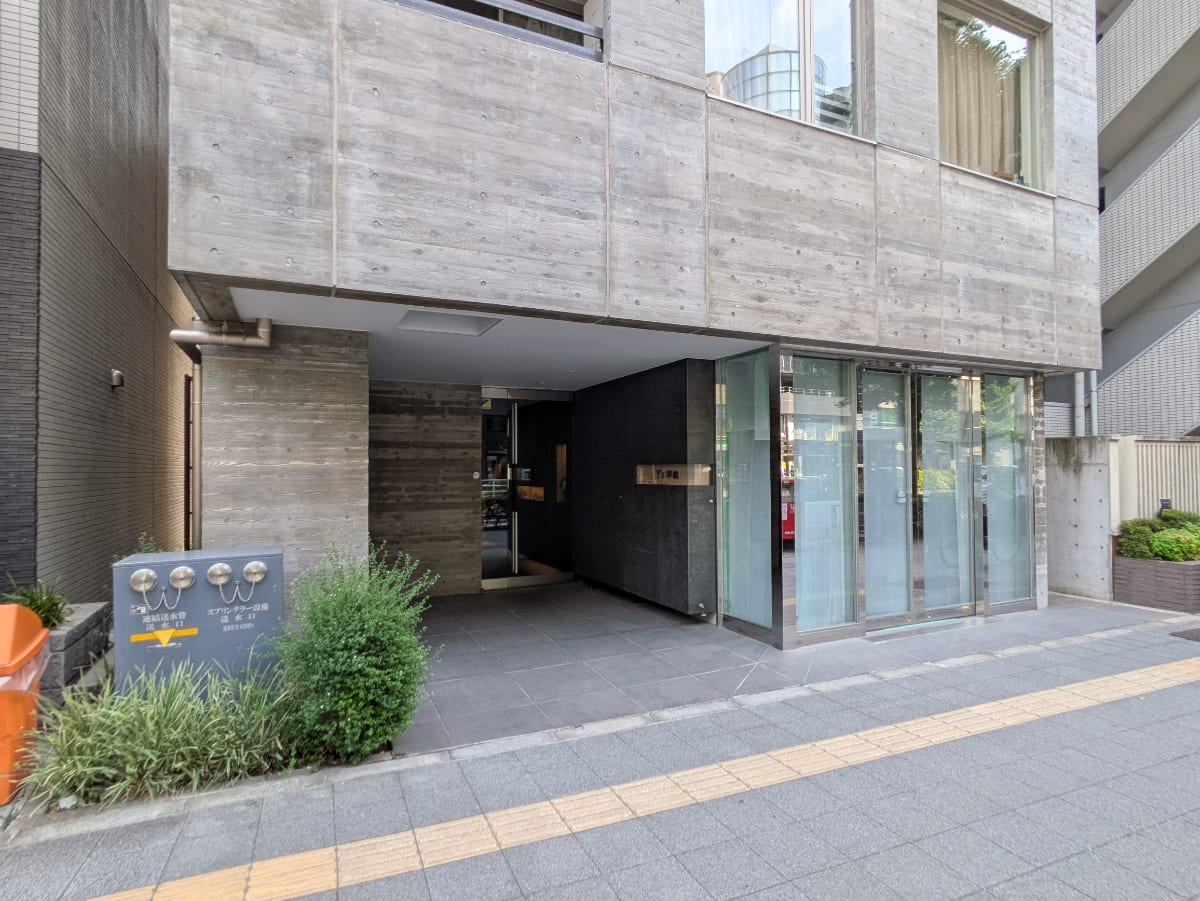 v20251009150657/fresh/building/J00100425574_12