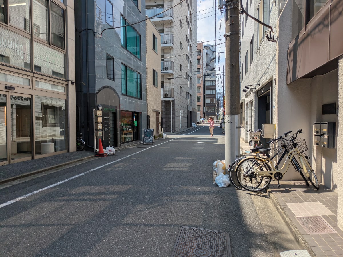 v20251009150657/fresh/building/J00100432621_2