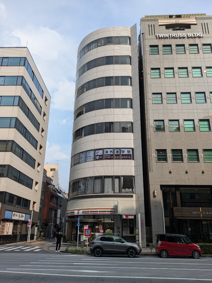 v20251009150657/fresh/building/J00100469711_5