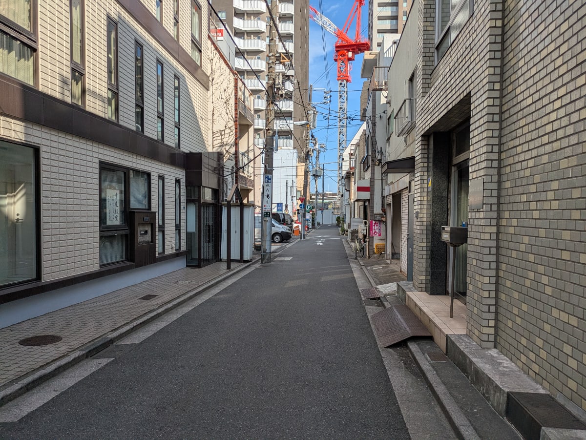 v20251009150657/fresh/building/J00100608755_15