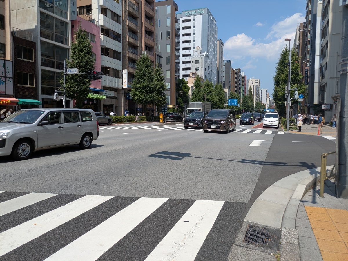 v20251009150657/fresh/building/J00100609403_15