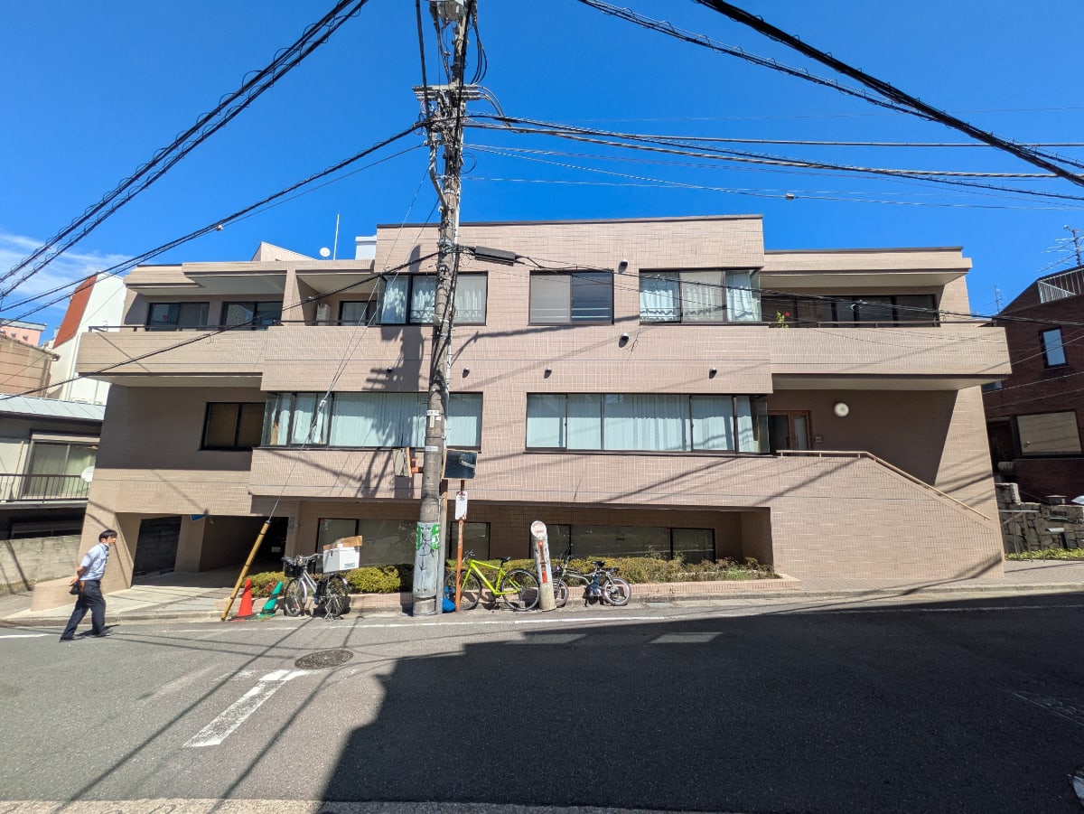 v20251010150707/fresh/building/J00100374880_1