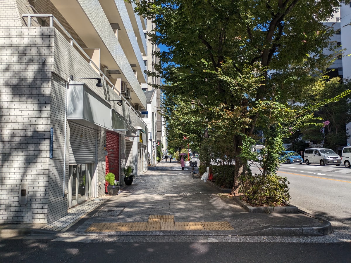 v20251010150707/fresh/building/J00100378220_2