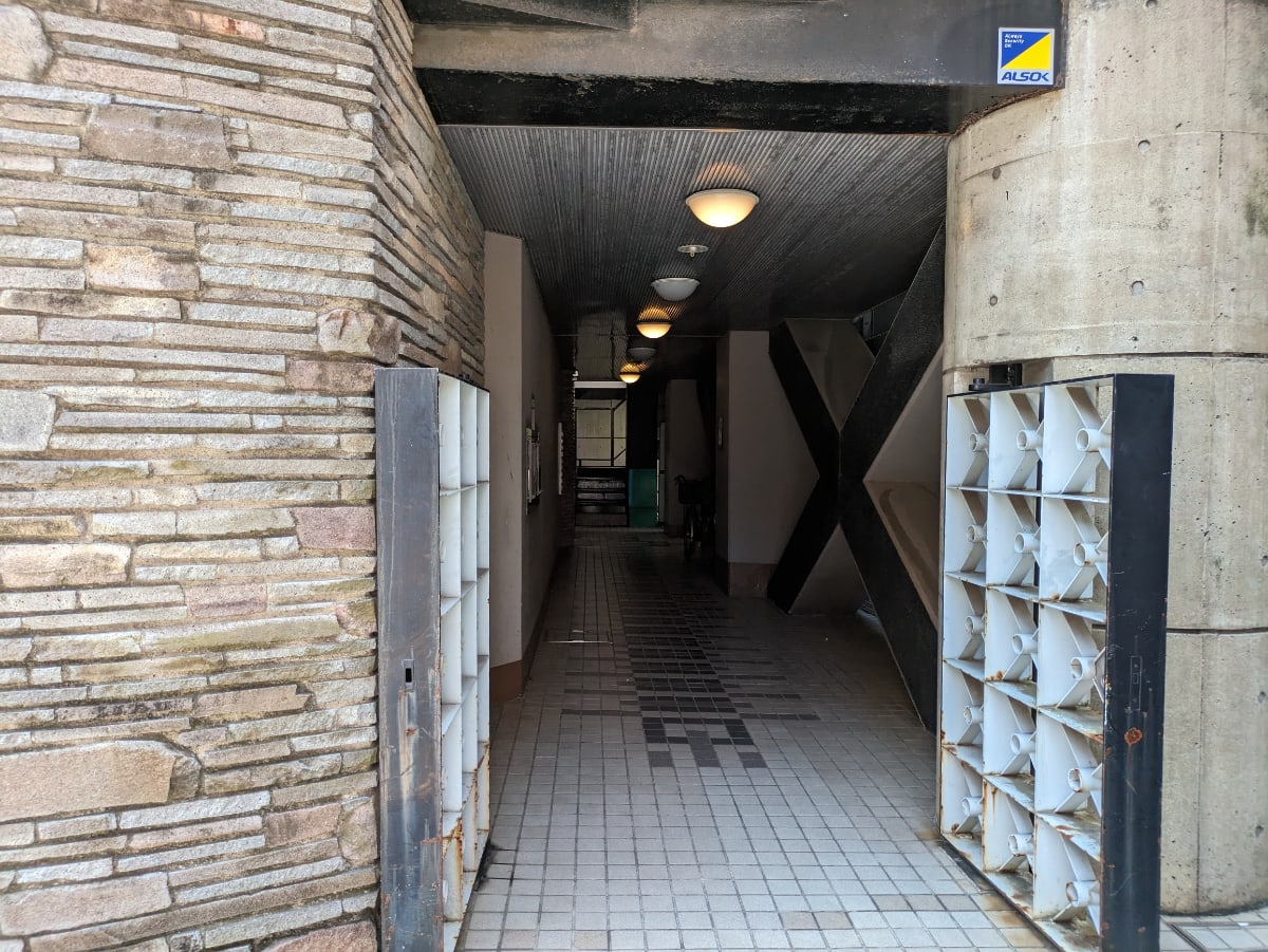 v20251010150707/fresh/building/J00100383380_3