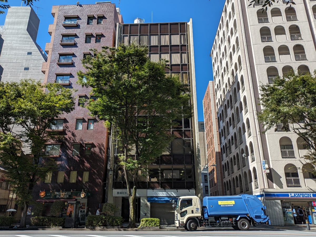 v20251010150707/fresh/building/J00100390676_16