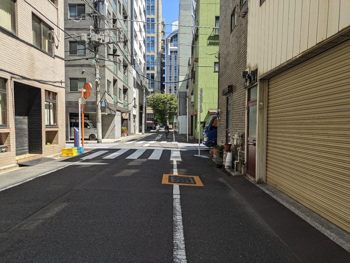 v20251010150707/fresh/building/J00100394693_2