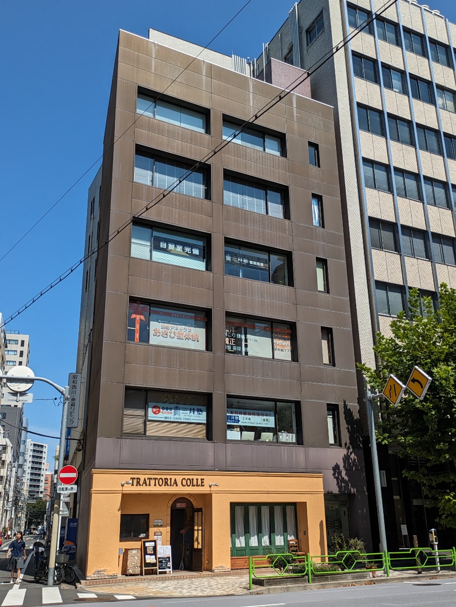 v20251010150707/fresh/building/J00100402278_6