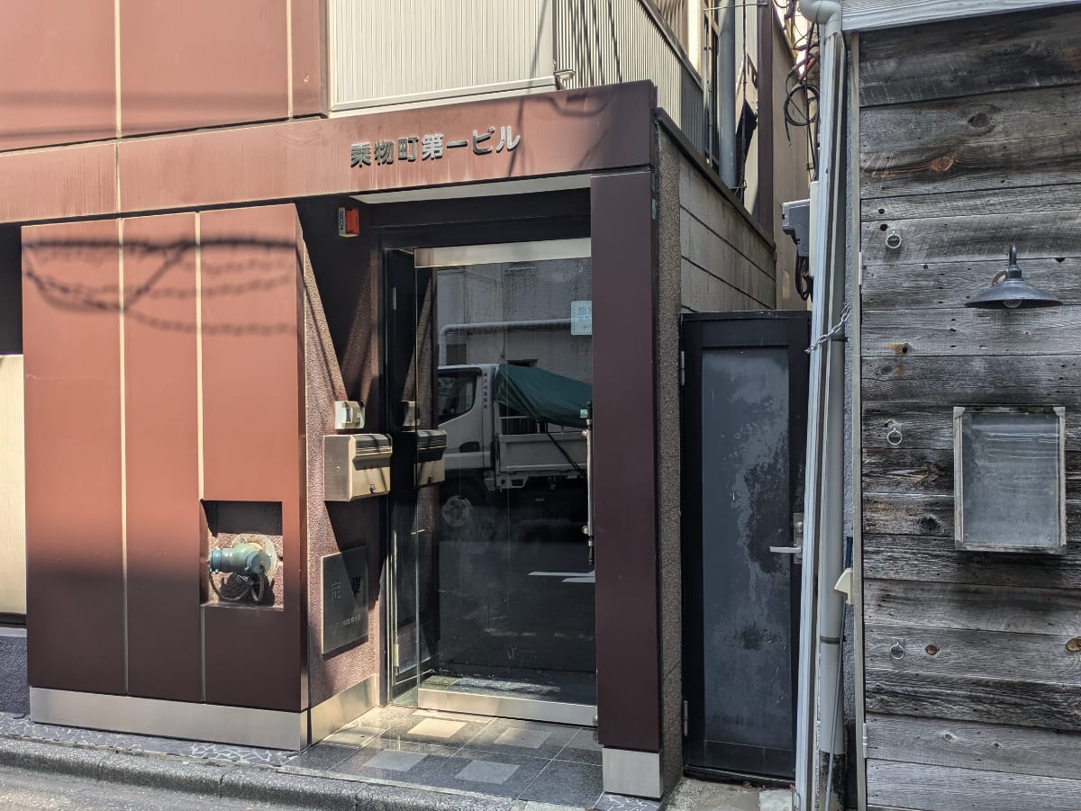 v20251010150707/fresh/building/J00100404102_3