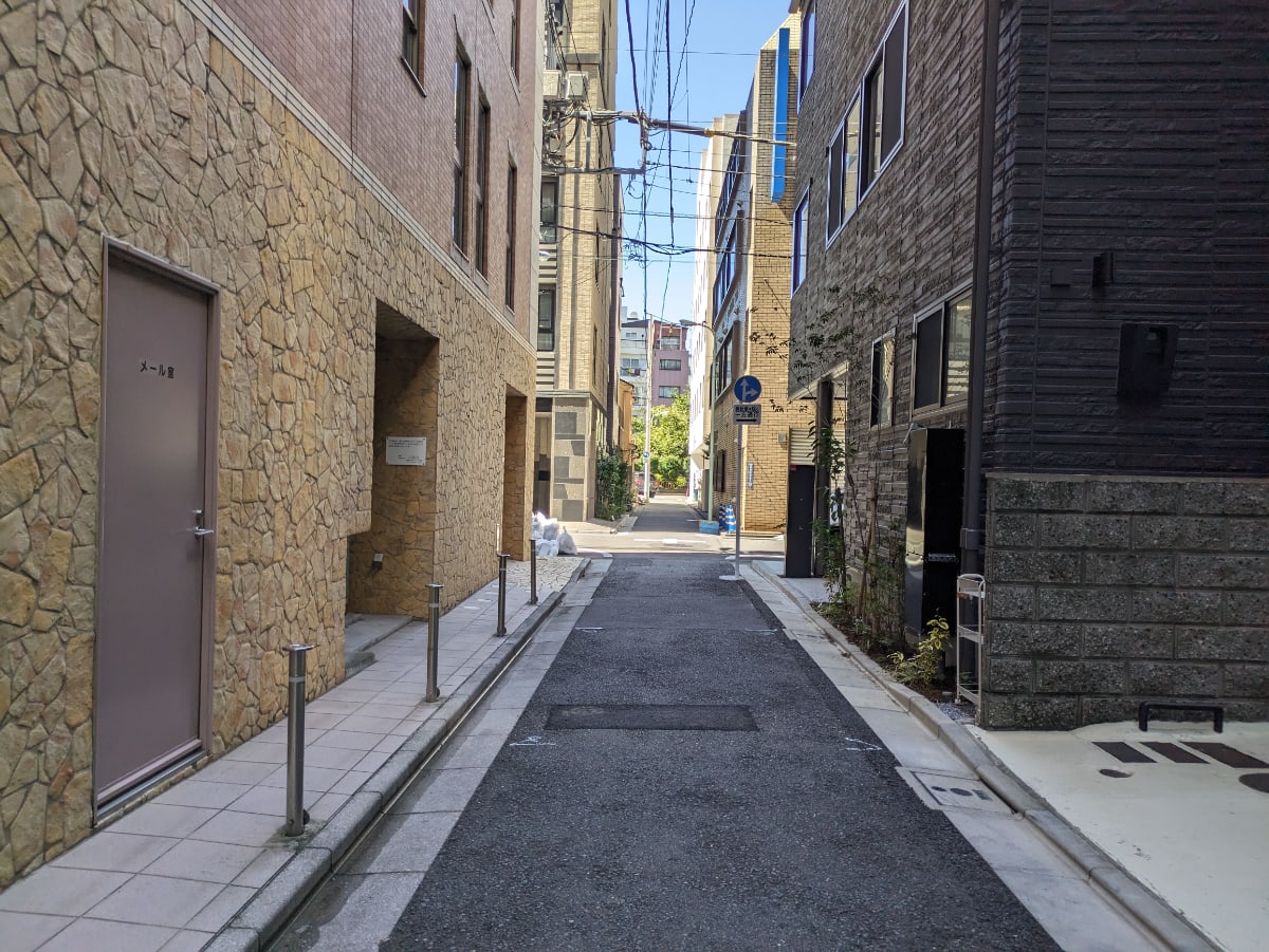 v20251010150708/fresh/building/J00100357282_13