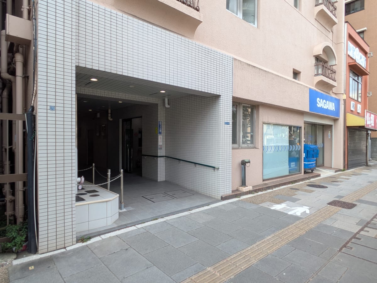 v20251010150708/fresh/building/J00100358224_13