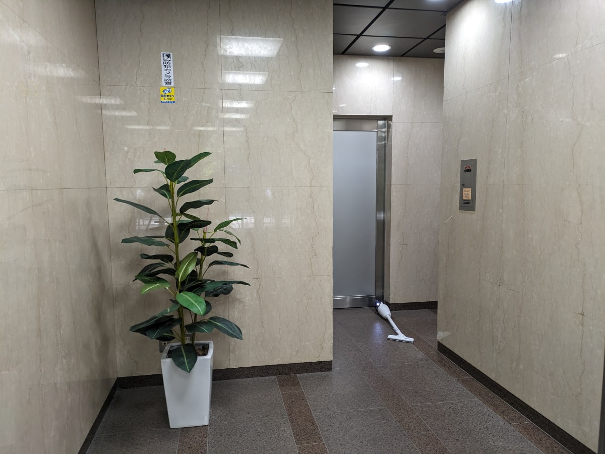 v20251010150708/fresh/building/J00100359744_17