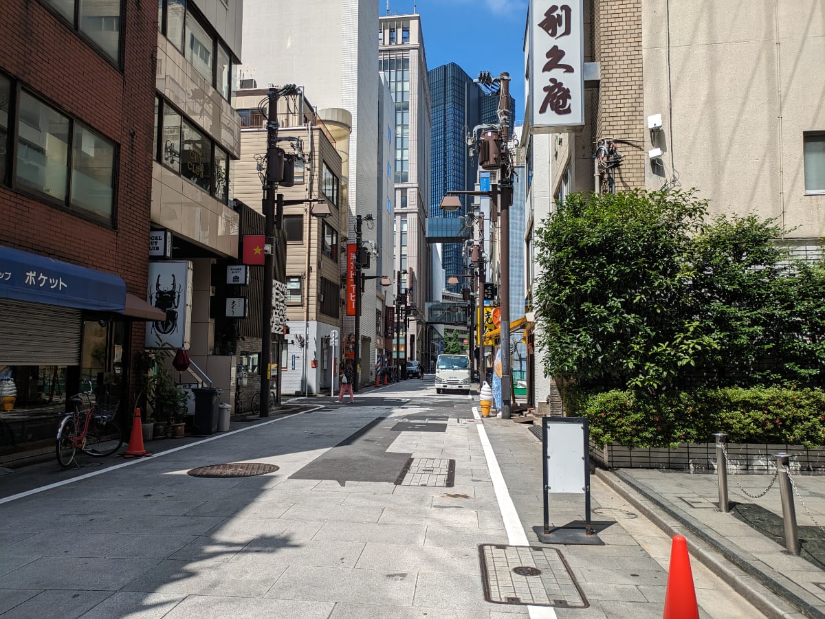 v20251010150708/fresh/building/J00100359744_19
