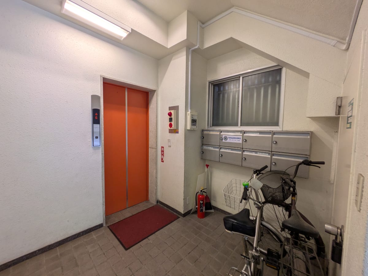 v20251010150708/fresh/building/J00100364354_13
