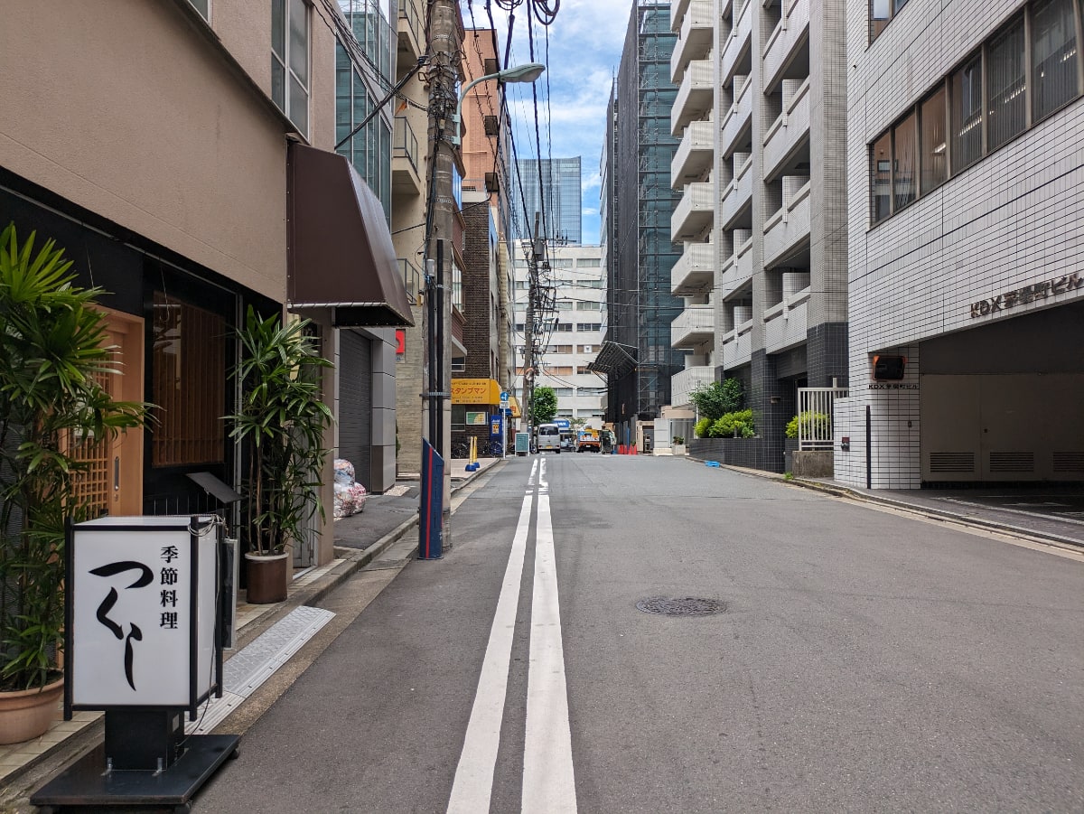 v20251010150708/fresh/building/J00100376104_14