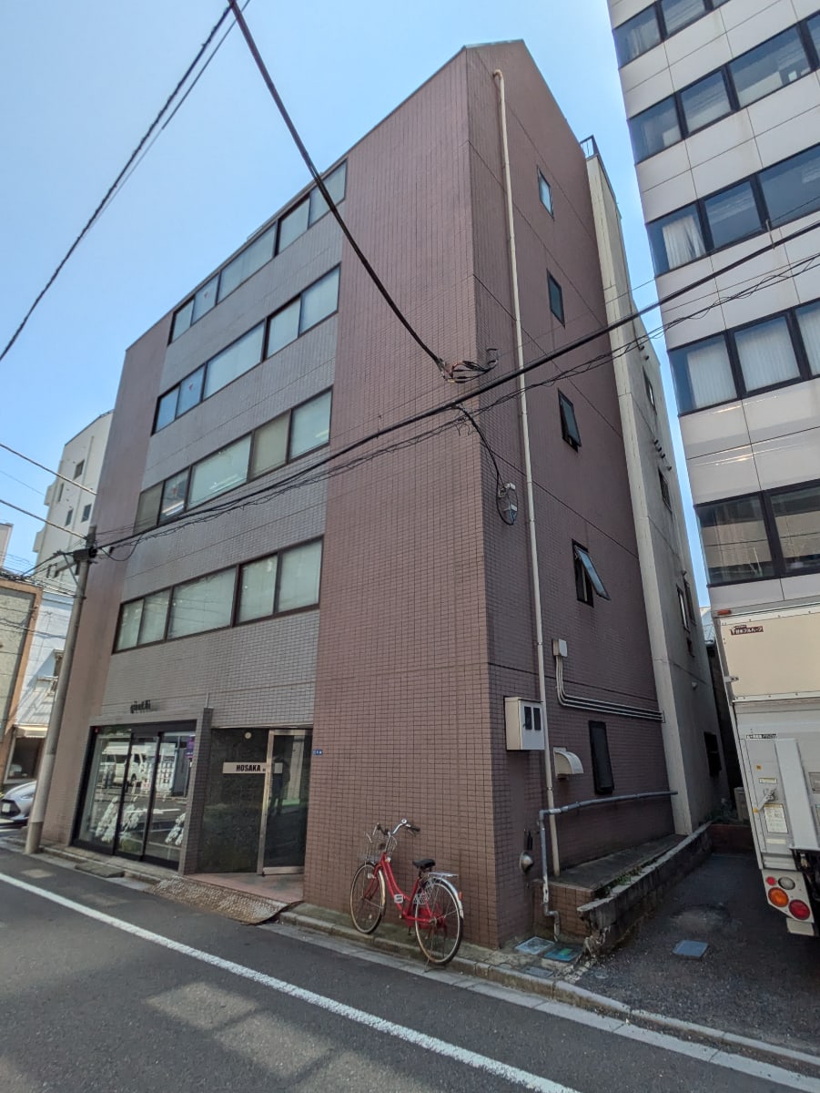 v20251010150708/fresh/building/J00100378889_11